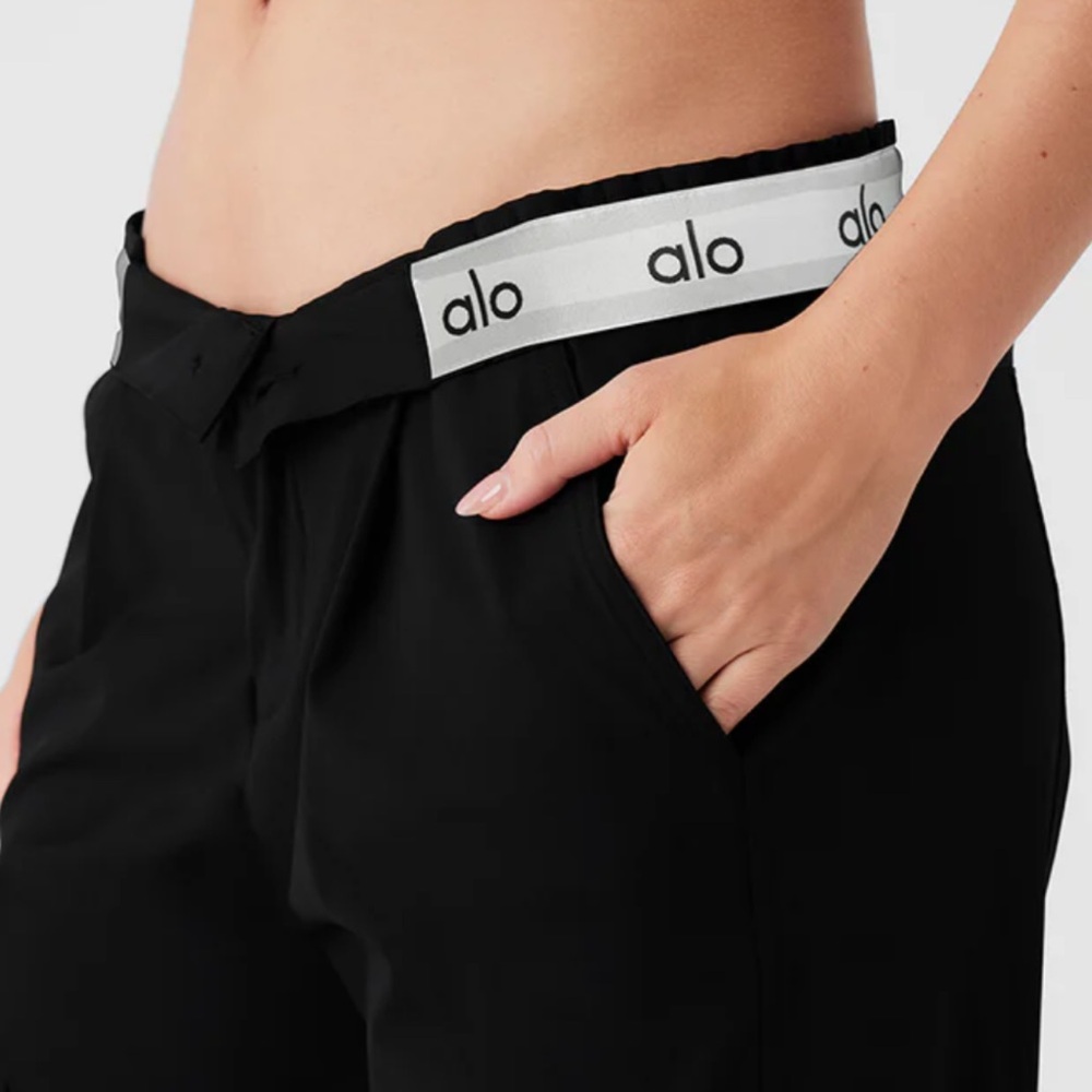 ALO Yoga Women's Black Trouser/Athletic pants